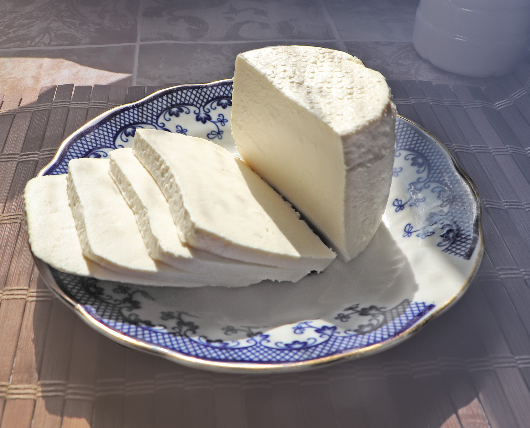 Сорт мягкого сыра 5 букв сканворд. Козий сыр французский. Сыр козий мягкий. Козий сыр Франция. Ahfywepcrbq CSH rjpbq.
